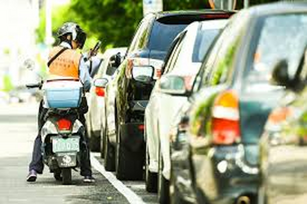 路边停车收费系统是如何收费的？路边停车系统应该怎么缴费？