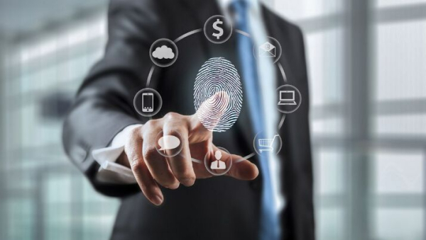 手持终端用于身份核验场景，从源头控制信息实名的准确性